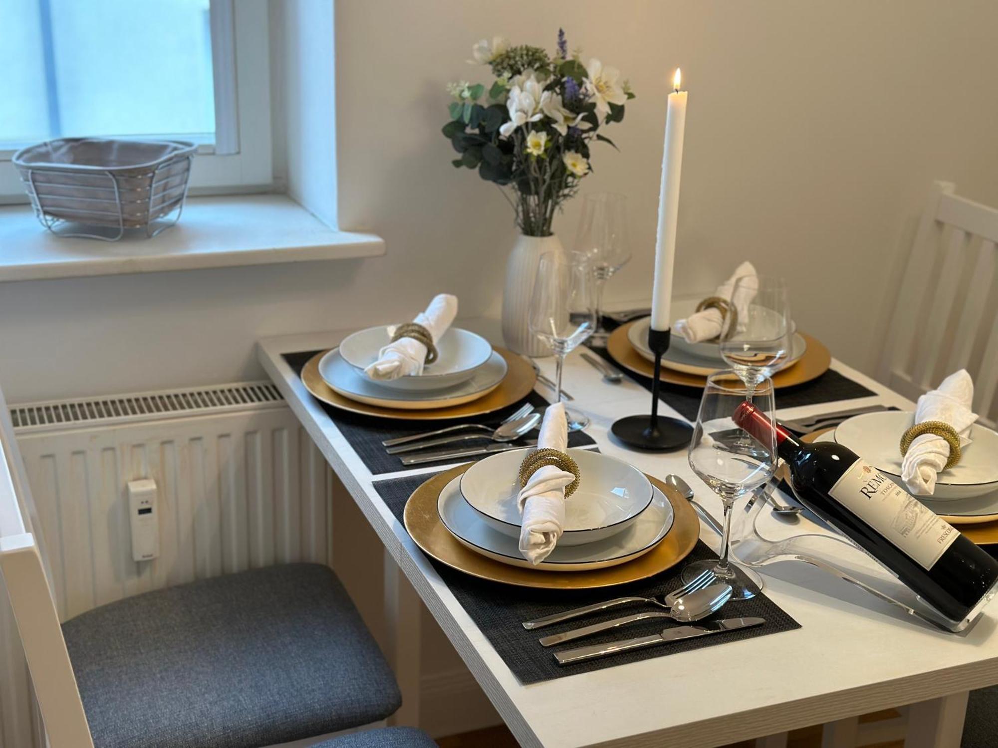 Bella Casa - Business&Family, 100M Zum Konzerteingang Schloss, Parkplatz, Smarttv, Netflix, Waschmaschine, 24H Checkin, 36Qm, Ap 12 ルートヴィヒスブルク エクステリア 写真