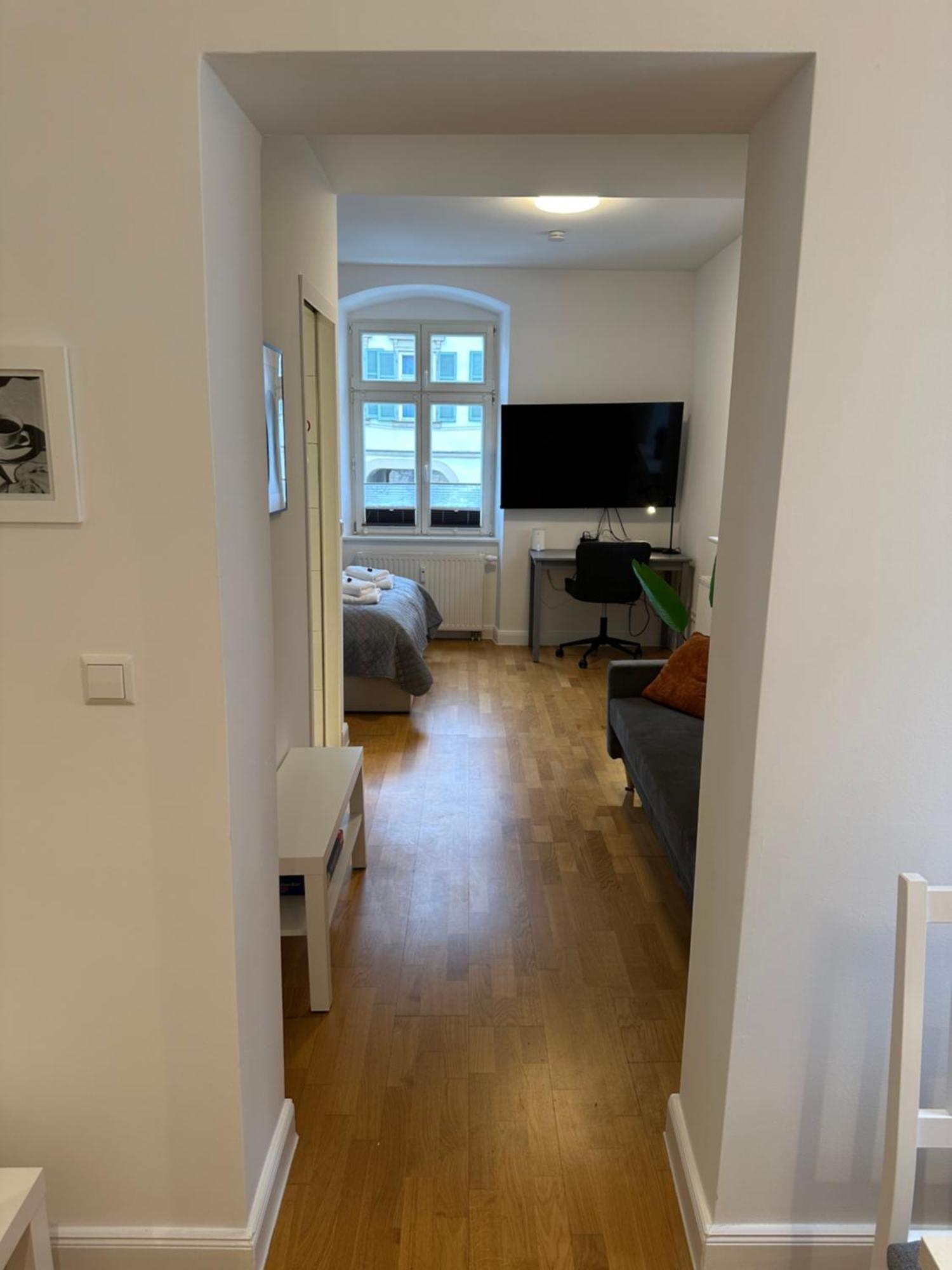 Bella Casa - Business&Family, 100M Zum Konzerteingang Schloss, Parkplatz, Smarttv, Netflix, Waschmaschine, 24H Checkin, 36Qm, Ap 12 ルートヴィヒスブルク エクステリア 写真